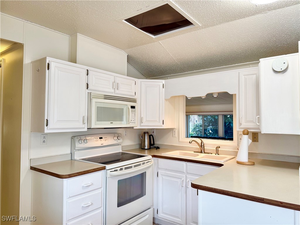 1 Bed ManufacturedHome for Sale in Naples, FL, $125,000 — photo 23