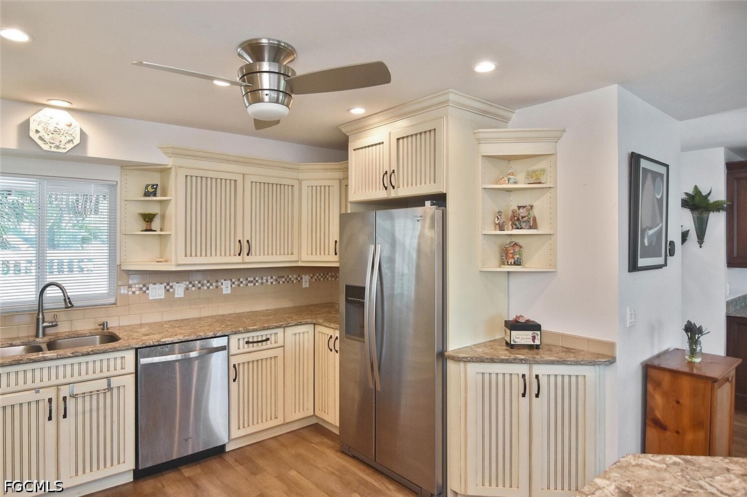 2 Bed Waterfront Home for Sale in Fort Myers, photo 23