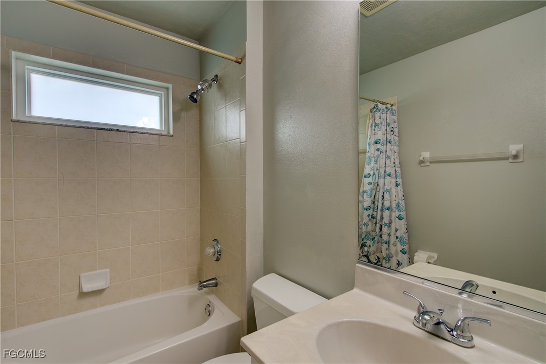 3 Bed Pool Home for Sale in Cape Coral, photo 23
