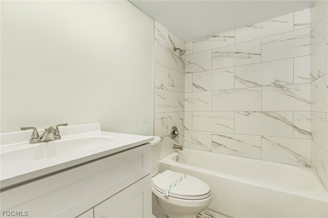 2 Bed Waterfront Home for Sale in Royal Woods, photo 23