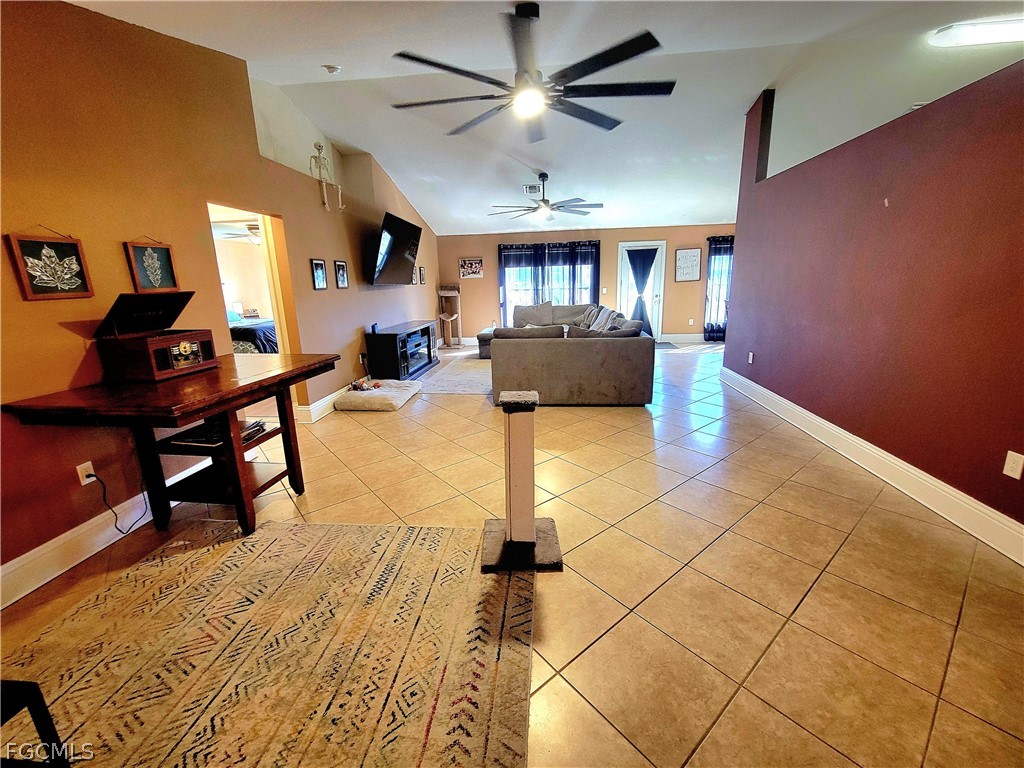 4 Bed SingleFamilyResidence for Sale in Lehigh Acres, photo 23