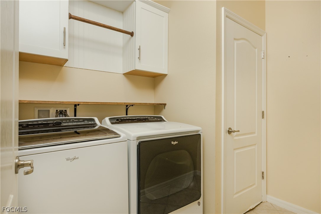 6 Bed Waterfront Home for Sale in Fort Myers, FL, $429,000 — photo 23