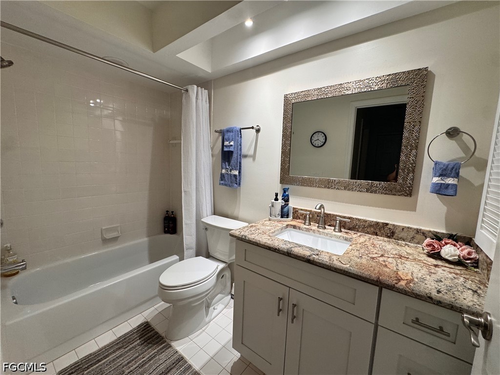 2 Bed Waterfront Home for Sale in Fort Myers, photo 23
