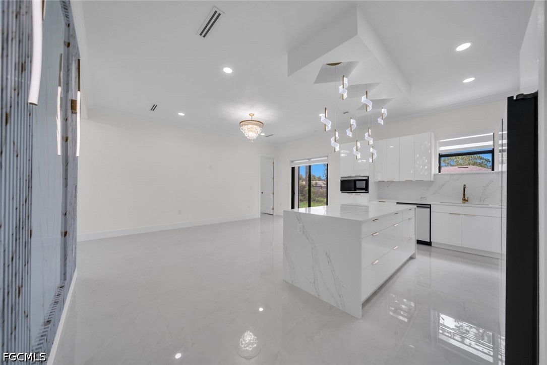 4 Bed SingleFamilyResidence for Sale in Lehigh Acres, photo 23