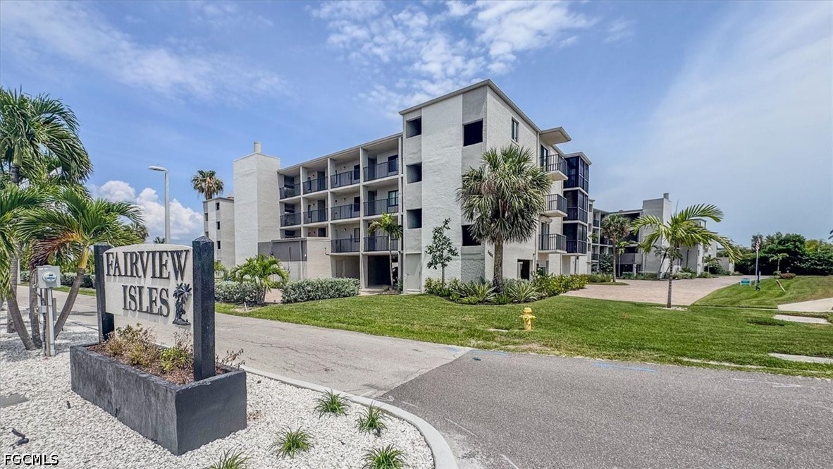 2 Bed Condominium for Sale in Fort Myers Beach, FL, $299,000 — photo 23