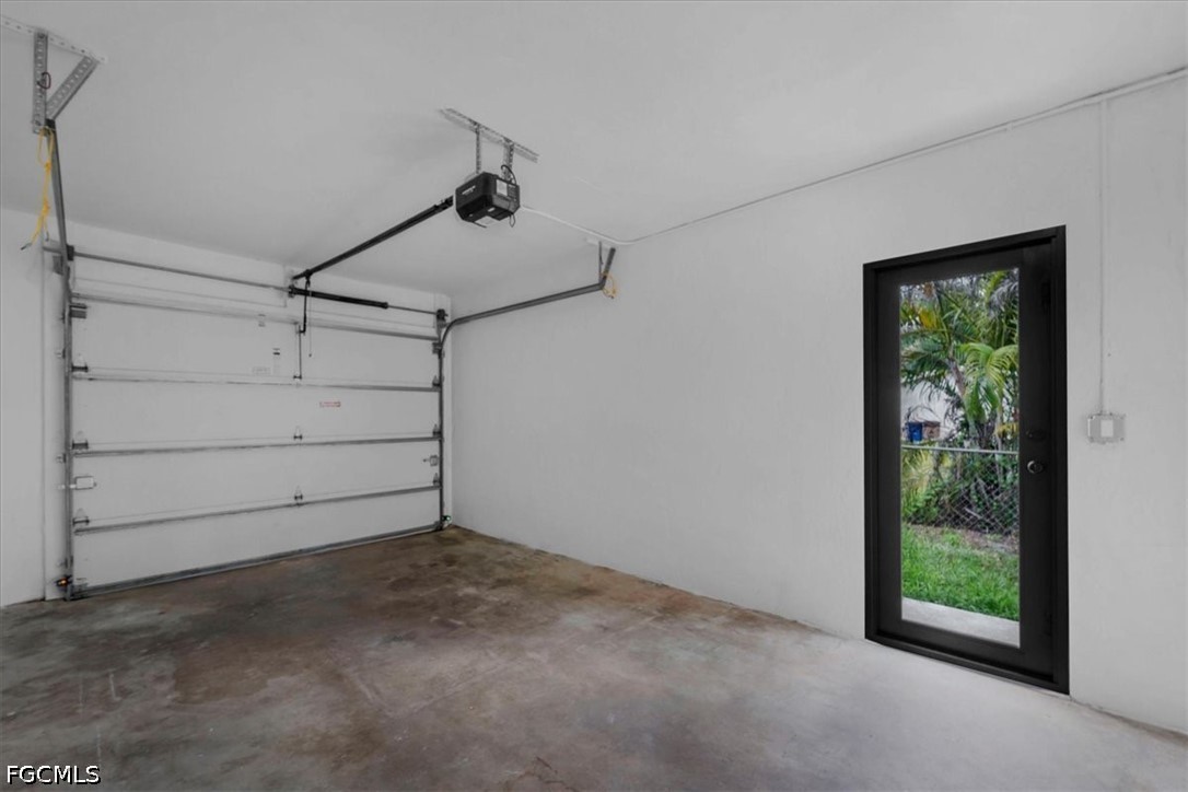 3 Bed SingleFamilyResidence for Sale in Fort Myers, photo 23