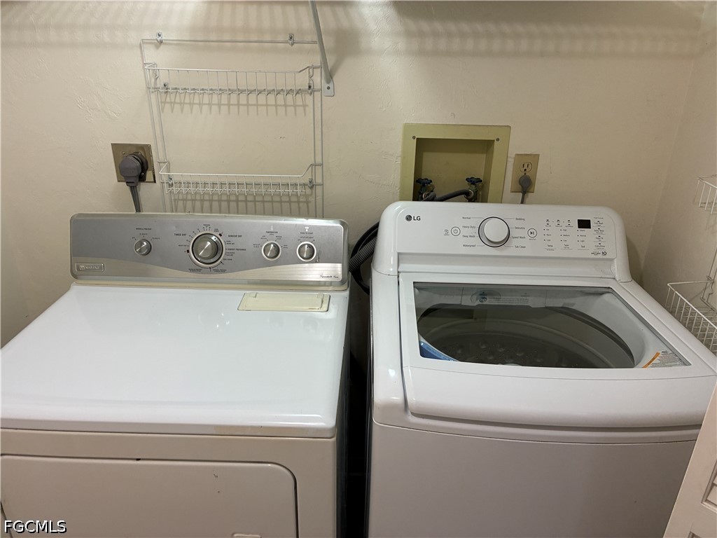 2 Bed Condominium for Sale in Fort Myers, photo 23