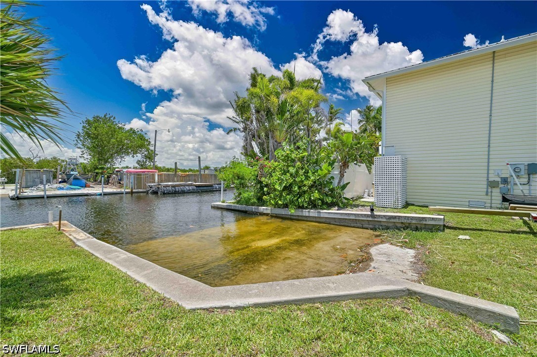 2 Bed Waterfront Home for Sale in Bokeelia, photo 23