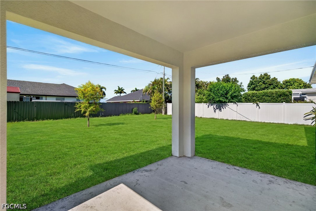 3 Bed SingleFamilyResidence for Sale in Cape Coral, photo 23