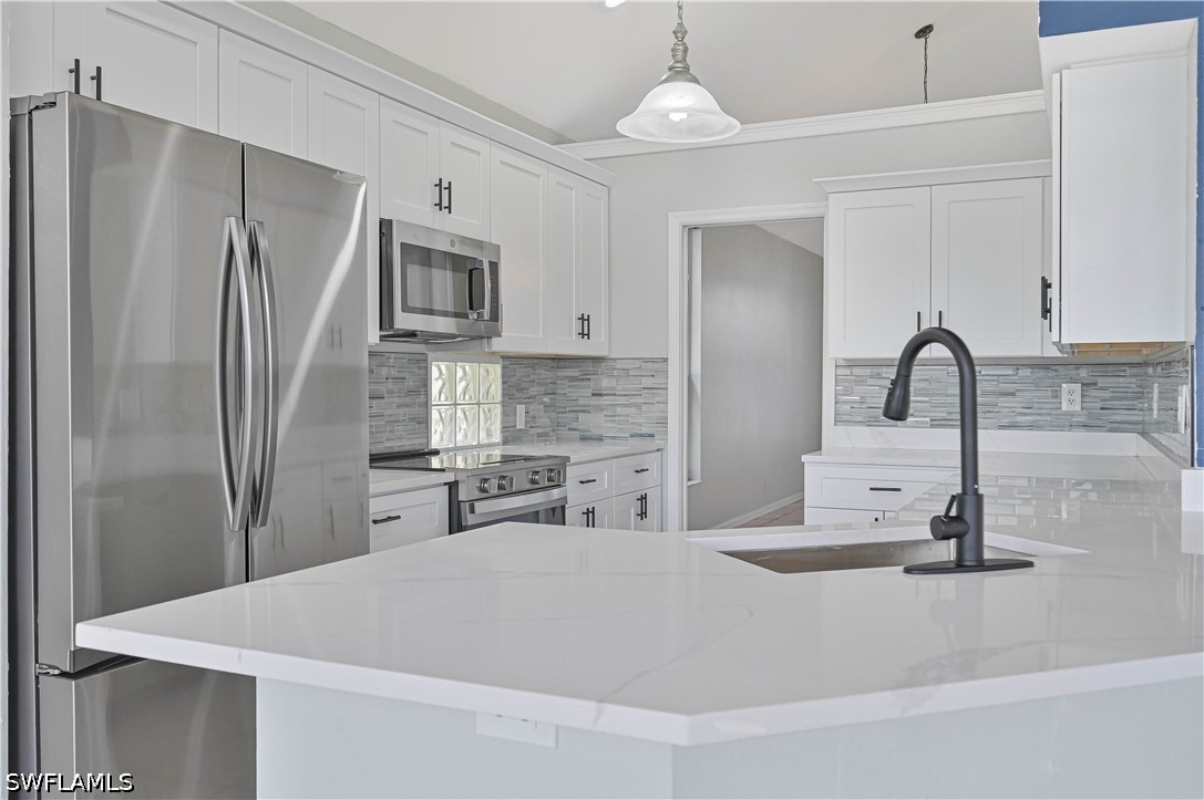 4 Bed Waterfront Home for Sale in Fort Myers, photo 23