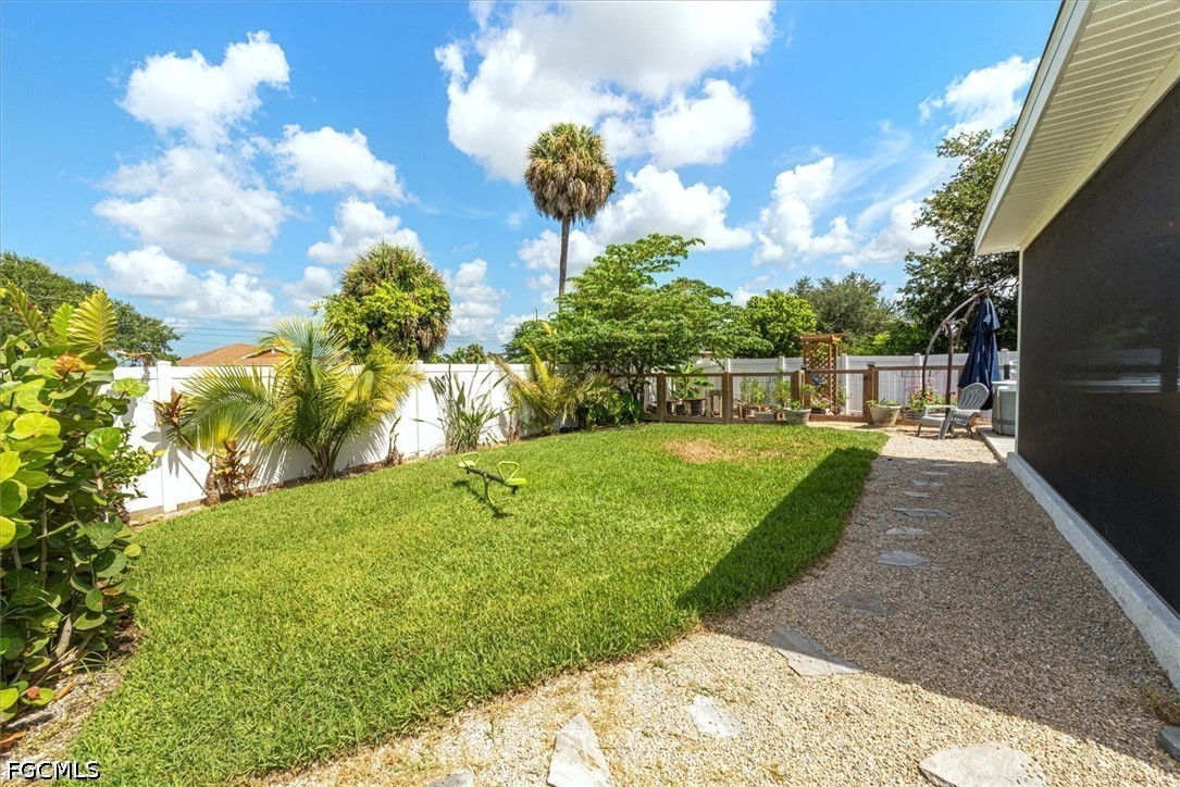 4 Bed SingleFamilyResidence for Sale in Cape Coral, photo 23