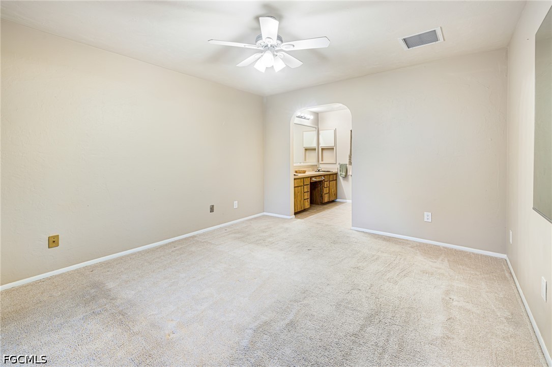 2 Bed SingleFamilyResidence for Sale in Fort Myers, photo 23