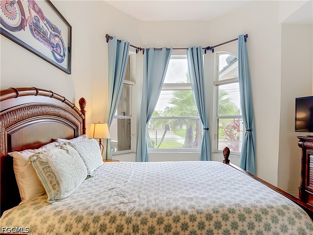 3 Bed Pool Home for Sale in Cape Coral, photo 23