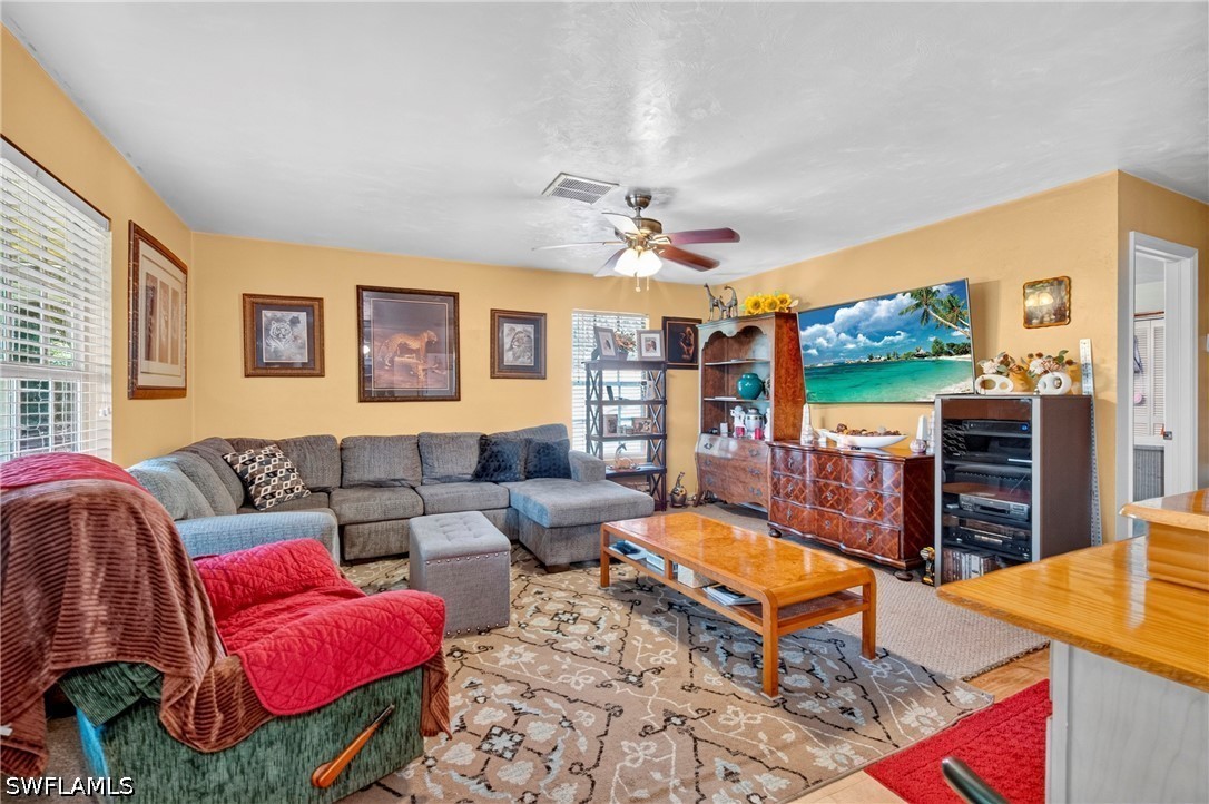 3 Bed SingleFamilyResidence for Sale in Heitmans, FL — photo 23
