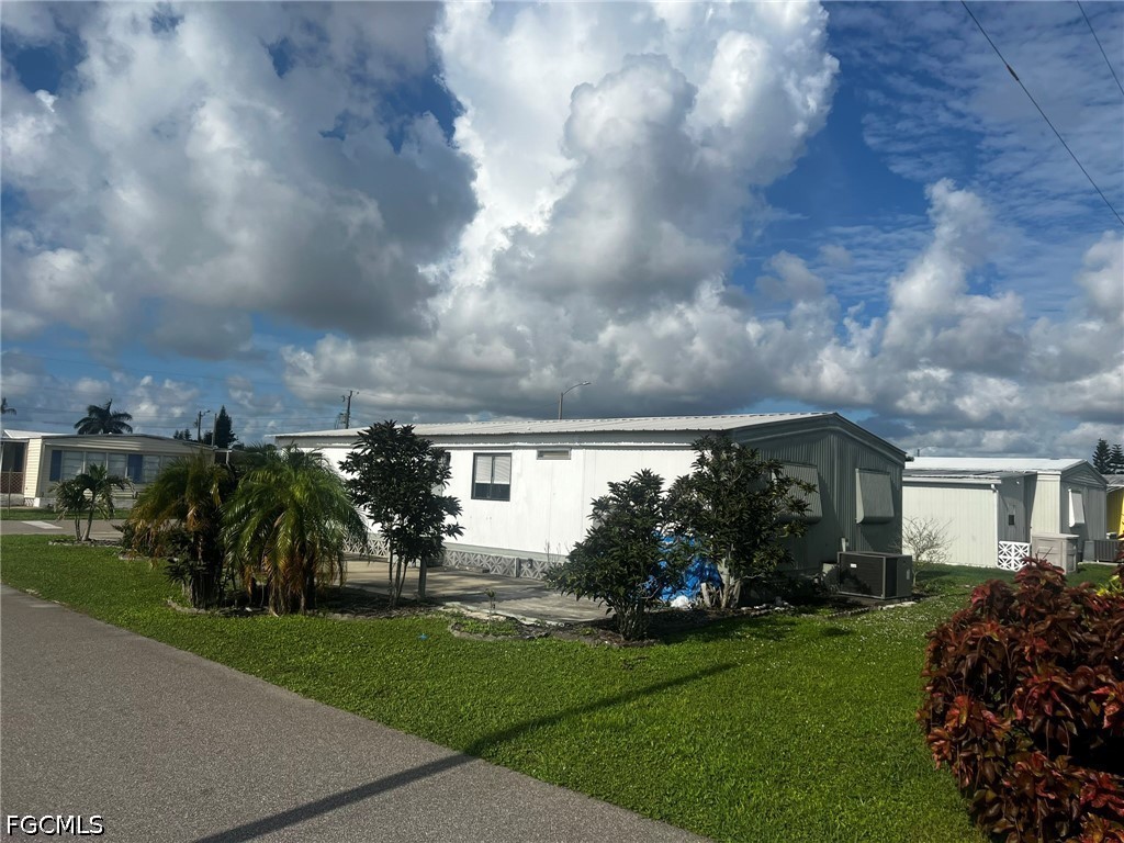 2 Bed ManufacturedHome for Sale in Tamiami Village, FL — photo 23