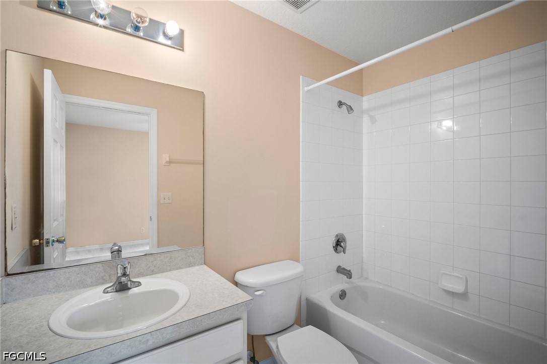 2 Bed Townhouse for Sale in Winkler Estates, FL, $1,400 — photo 23
