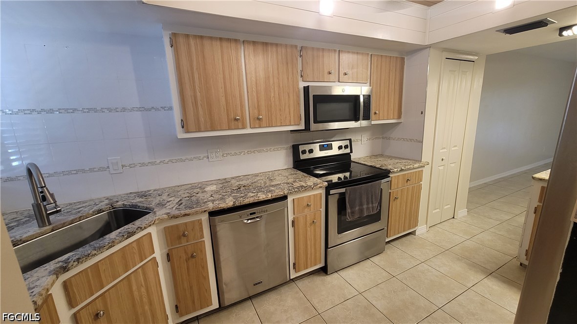 2 Bed Pool Home for Sale in Coral Keyes Condo, FL, $1,500 — photo 23