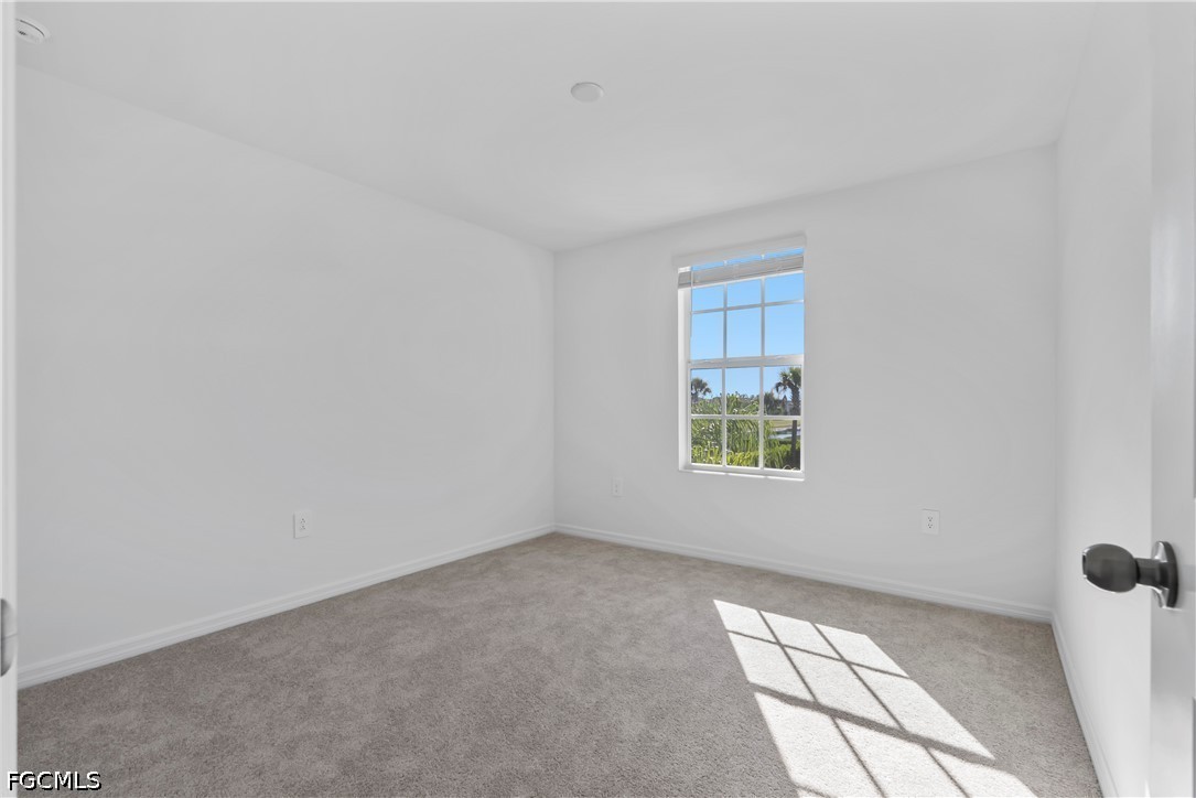 5 Bed SingleFamilyResidence for Sale in Savanna Lakes, FL — photo 23