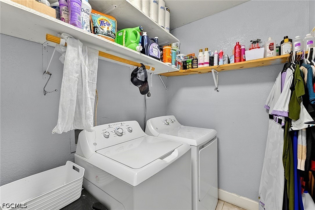 4 Bed SingleFamilyResidence for Sale in Rainbow Groves, photo 23