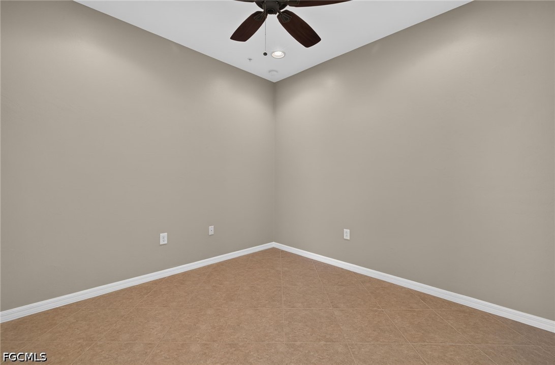 3 Bed Waterfront Home for Sale in Fort Myers, photo 23