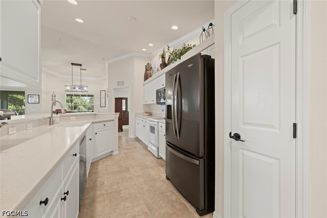 3 Bed Pool Home for Sale in Kings Green, photo 23