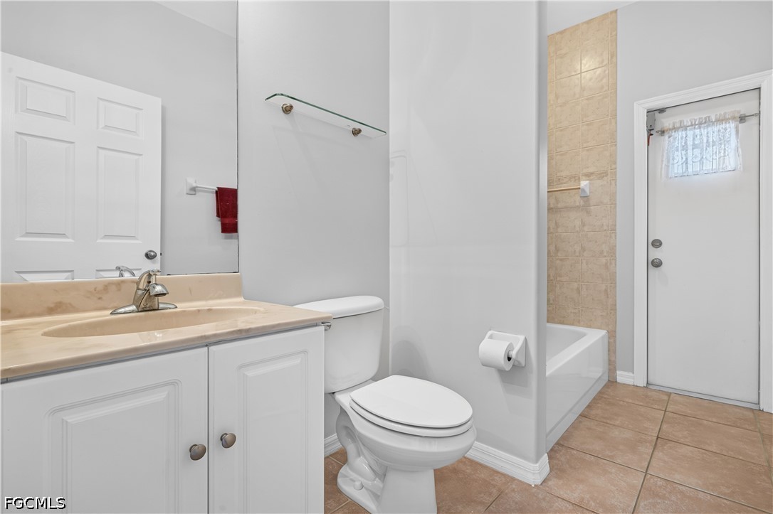 3 Bed Pool Home for Sale in Cape Coral, photo 23
