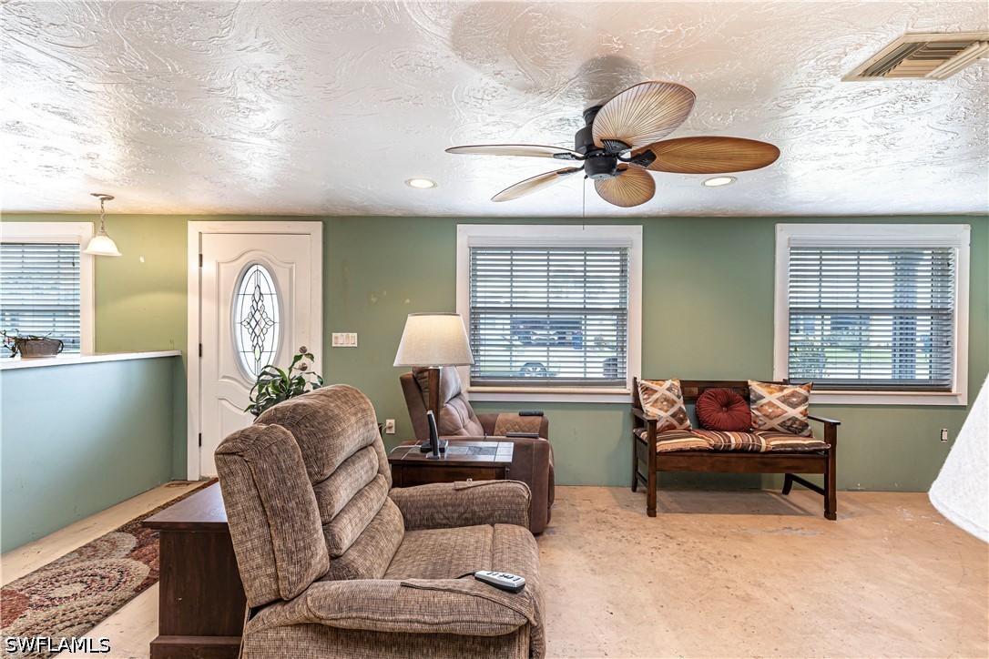 3 Bed SingleFamilyResidence for Sale in Not Applicable, FL — photo 23