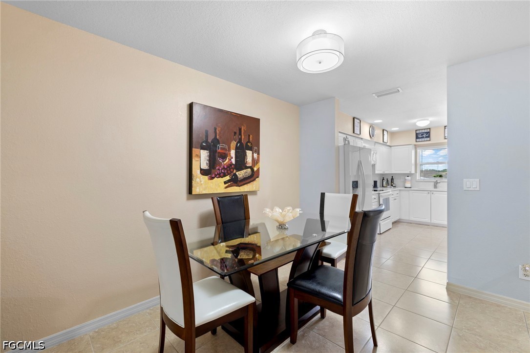 2 Bed Condominium for Sale in Cape Coral, photo 23