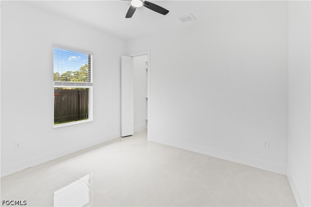 4 Bed SingleFamilyResidence for Sale in Lehigh Acres, photo 23