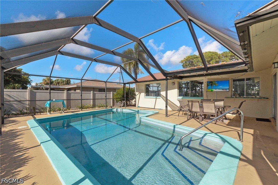 3 Bed Pool Home for Sale in Cape Coral, photo 23