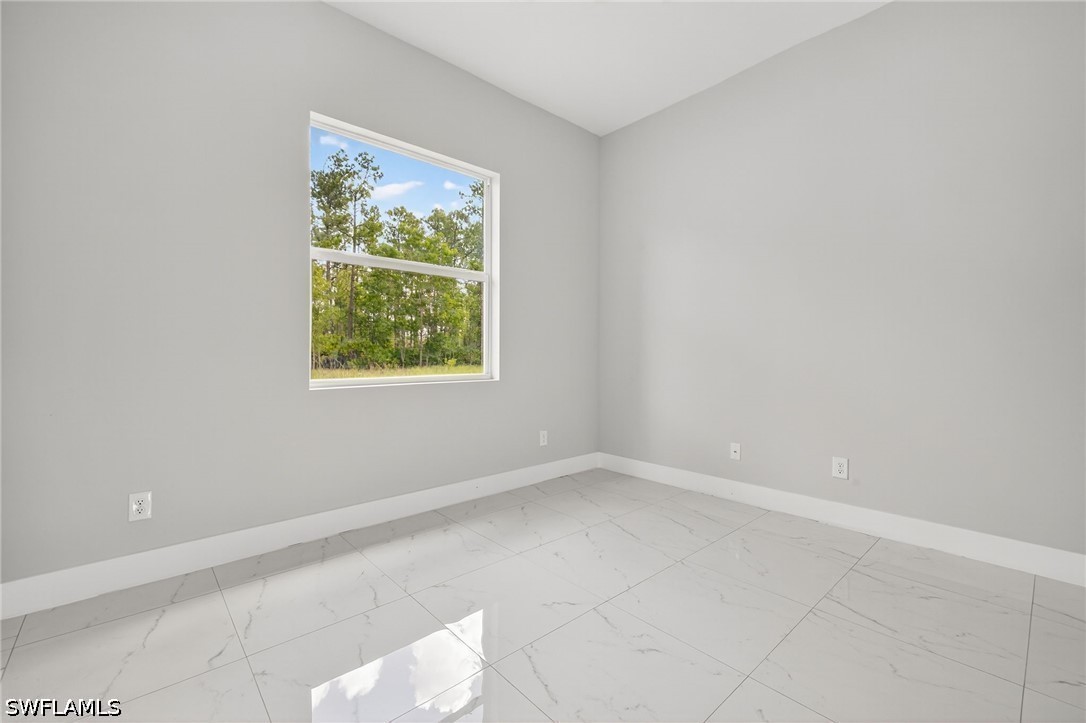 4 Bed SingleFamilyResidence for Sale in Lehigh Acres, photo 23