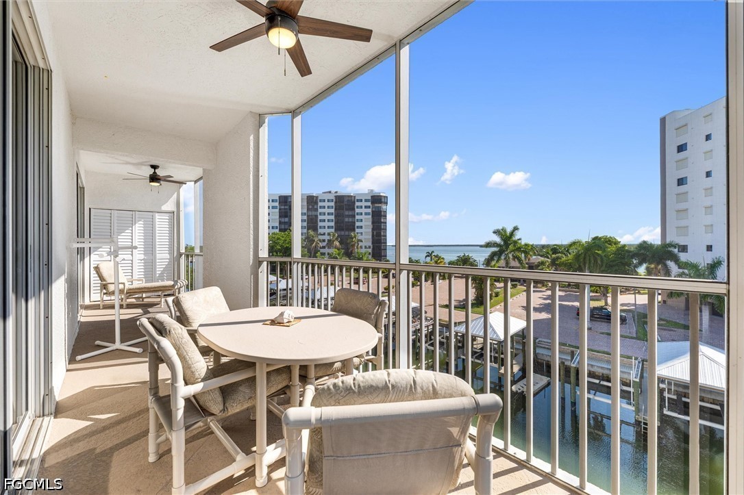 2 Bed Waterfront Home for Sale in Casa Marina, photo 23