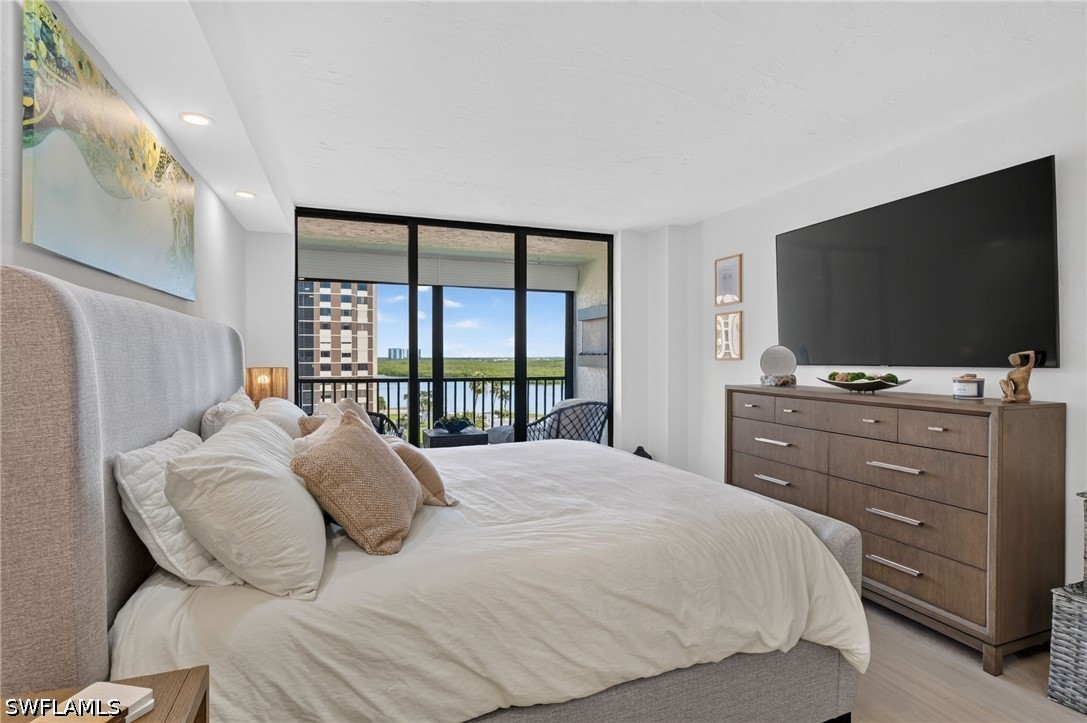 2 Bed Waterfront Home for Sale in Naples, photo 23