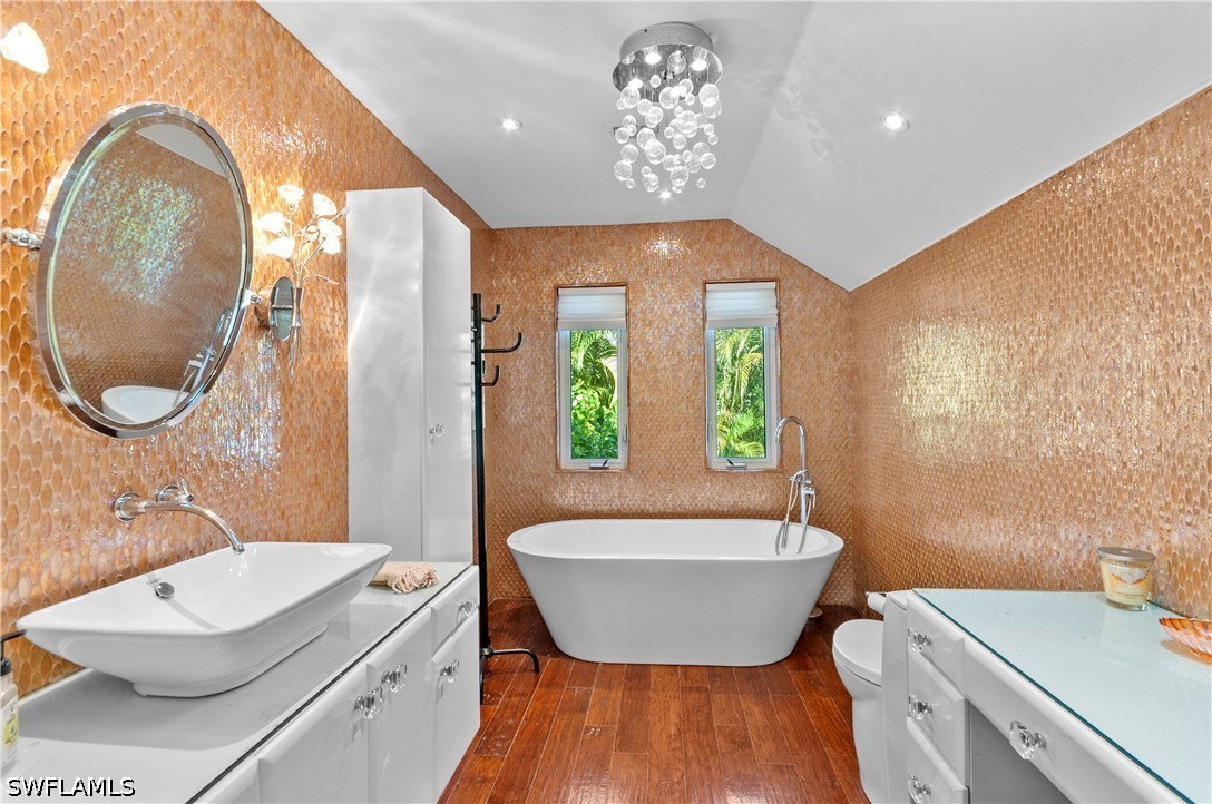 2 Bed Detached for Sale in Naples, photo 23