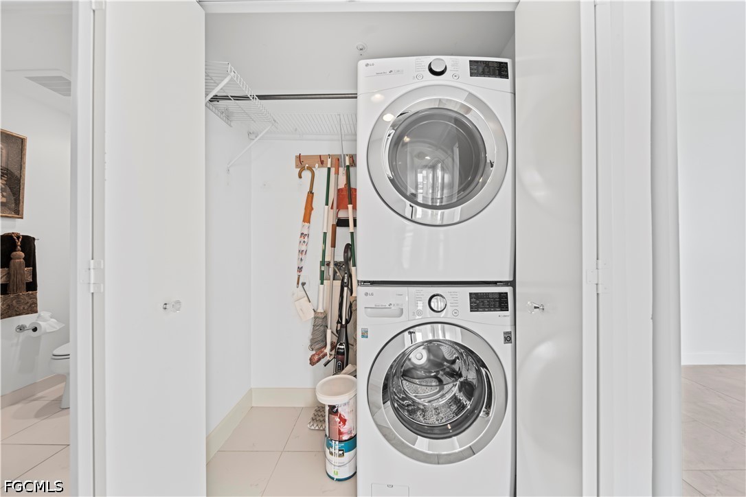 3 Bed Pool Home for Sale in Oasis, photo 23