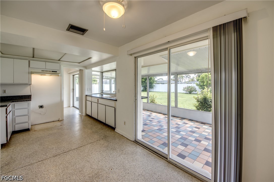 2 Bed SingleFamilyResidence for Sale in Cape Coral, photo 23