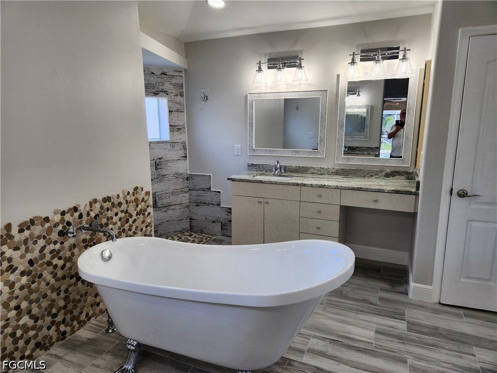 3 Bed Pool Home for Sale in Cape Coral, photo 23