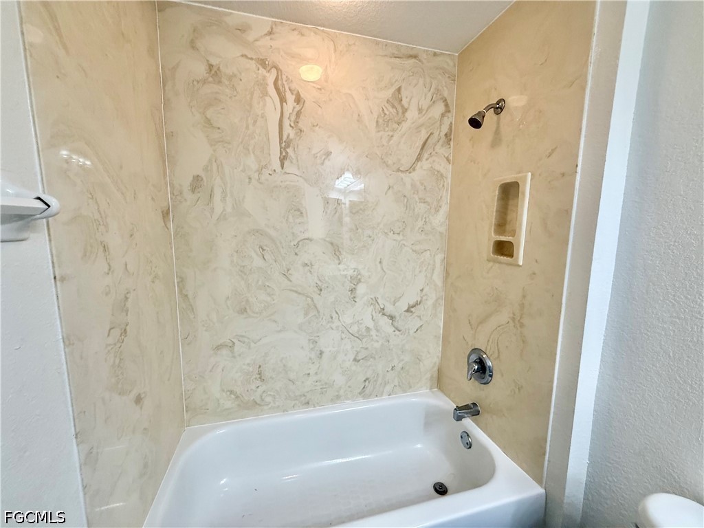 3 Bed SingleFamilyResidence for Sale in Lehigh Acres, photo 23