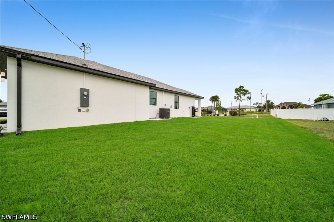 3 Bed SingleFamilyResidence for Sale in Cape Coral, photo 23