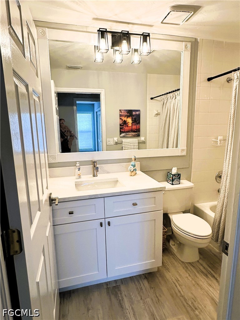 2 Bed Condominium for Sale in Oakmont Village, photo 23