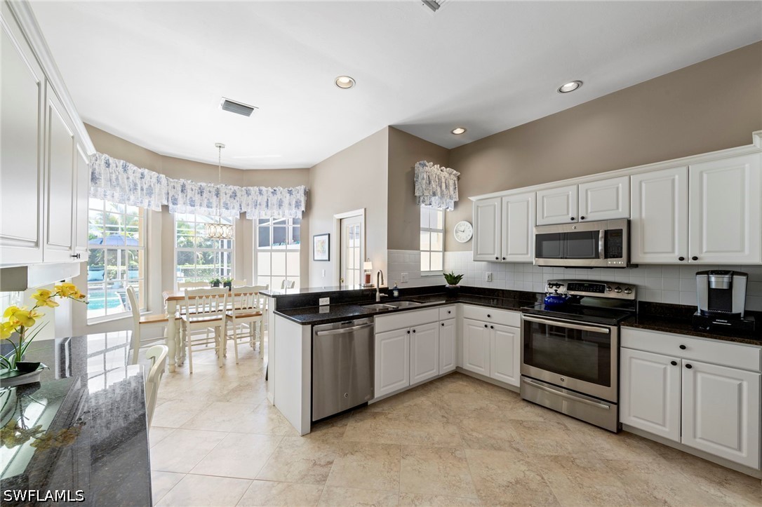 3 Bed Pool Home for Sale in Lake Club, photo 23