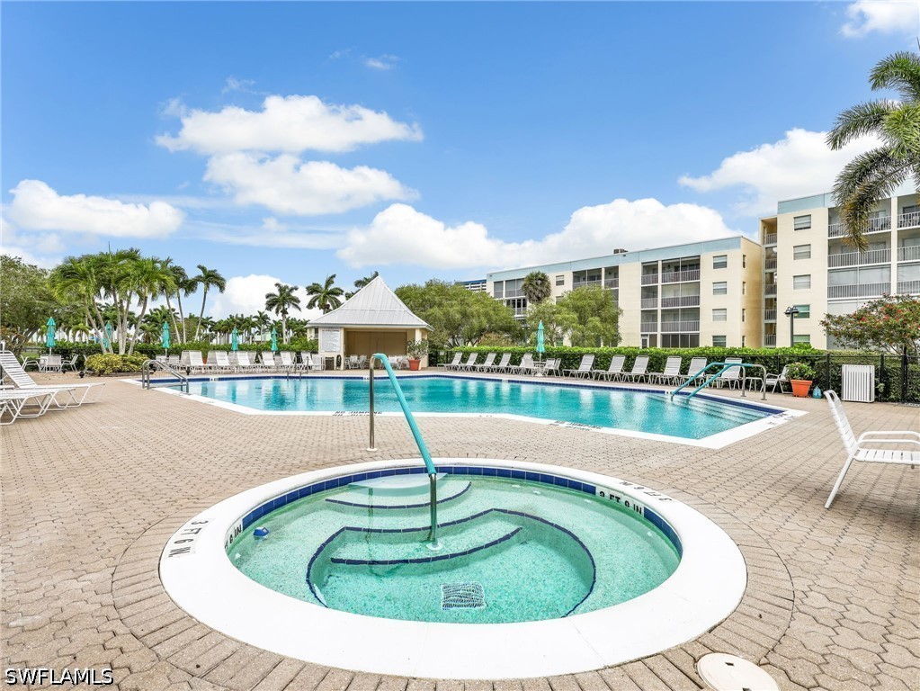 2 Bed Condominium for Sale in Sands Of Marco, photo 23