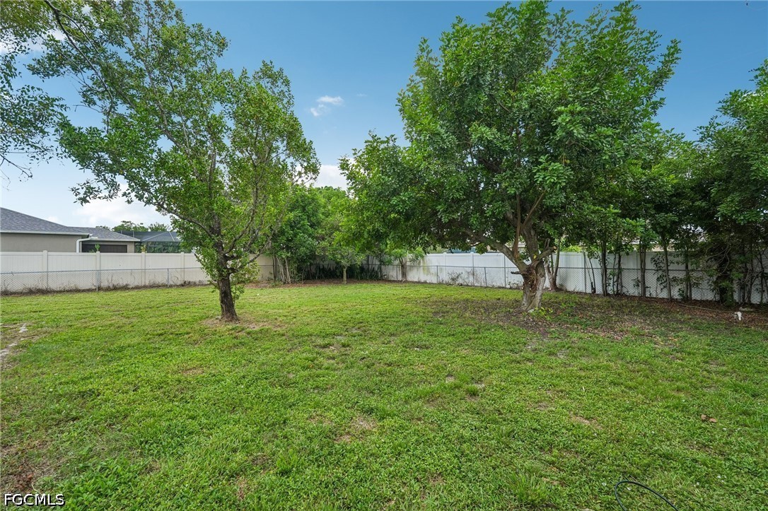 3 Bed SingleFamilyResidence for Sale in Cape Coral, photo 23