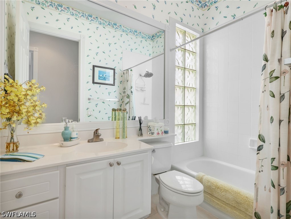 3 Bed Pool Home for Sale in Island Walk, photo 23