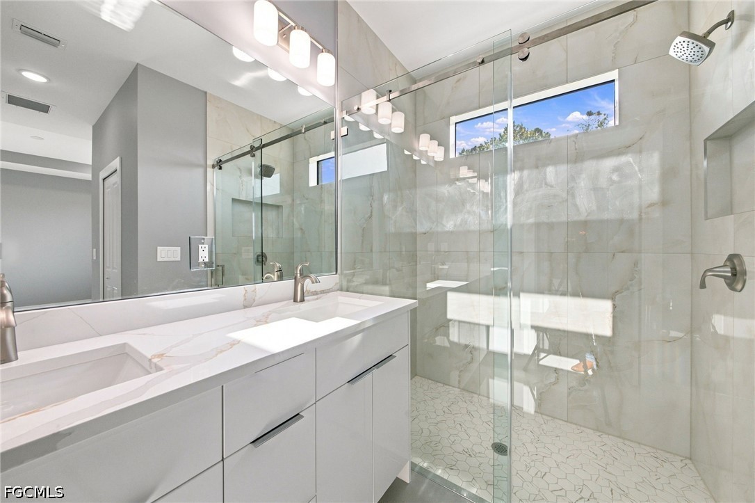 4 Bed SingleFamilyResidence for Sale in Lehigh Acres, photo 23