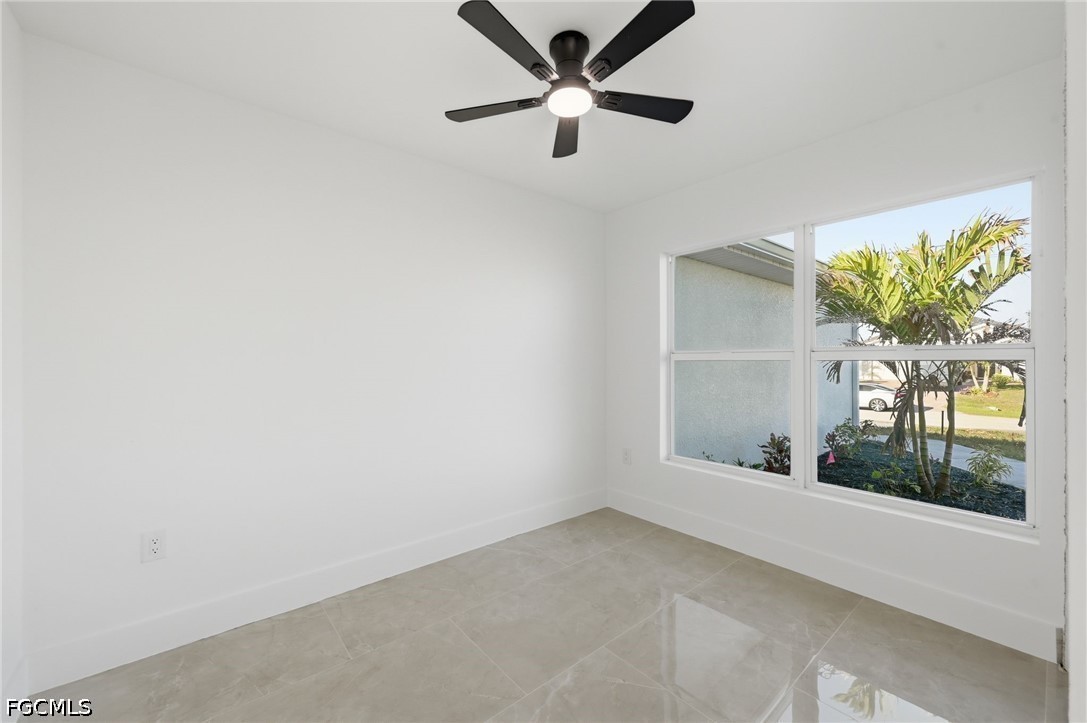 3 Bed Waterfront Home for Sale in Cape Coral, photo 23
