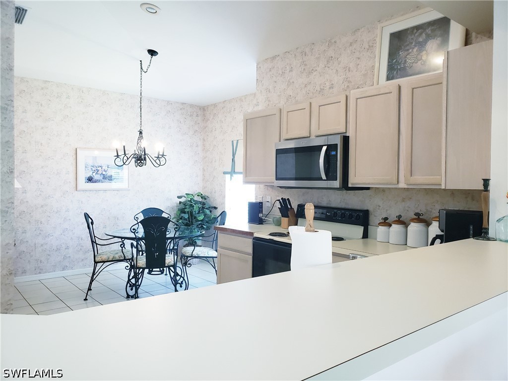 2 Bed Waterfront Home for Sale in Naples, photo 23