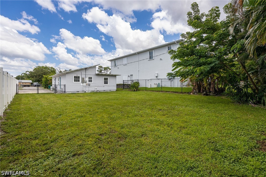 3 Bed SingleFamilyResidence for Sale in Naples, photo 23
