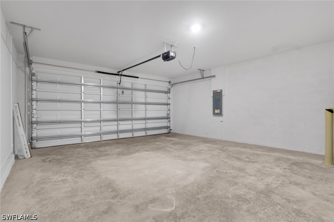 3 Bed SingleFamilyResidence for Sale in Avalon, photo 23