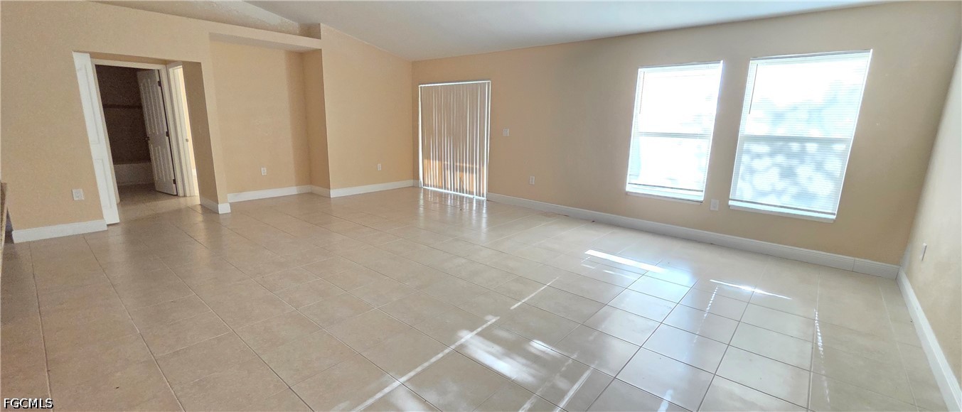 3 Bed SingleFamilyResidence for Sale in Cape Coral, photo 23